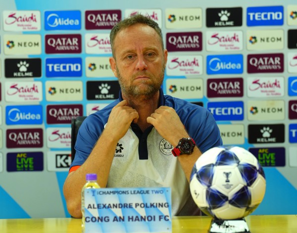 HLV Polking quả quyết CLB CAHN sẽ đánh bại đối thủ Trung Quốc: Chờ Đình Bắc bùng nổ HLV Polking quả quyết CLB CAHN sẽ đánh bại đối thủ Trung Quốc: Chờ Đình Bắc bùng nổ