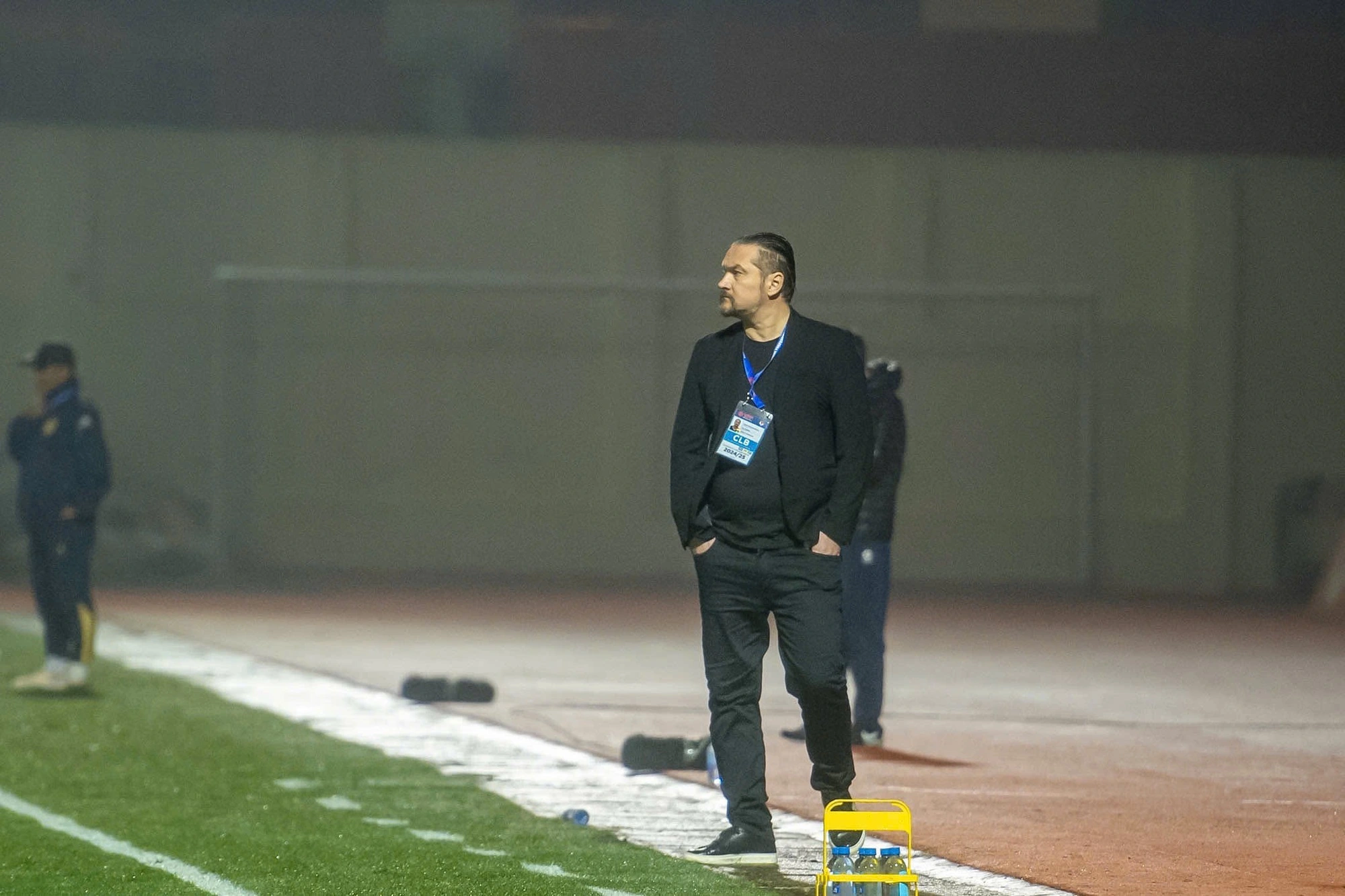 HLV Popov ‘dịu dàng’, V-League kịch tính như phim nhờ sự thay đổi cực bất ngờ này… HLV Popov ‘dịu dàng’, V-League kịch tính như phim nhờ sự thay đổi cực bất ngờ này…