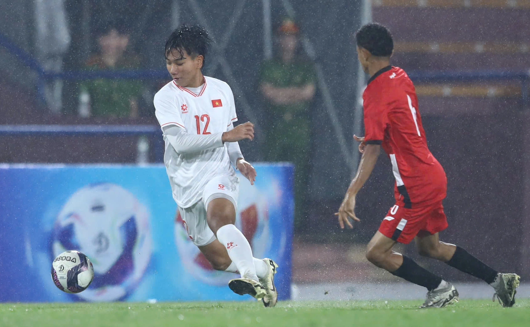 HLV Roland: 'Giấc mơ World Cup không ngoài tầm với U.17 Việt Nam'