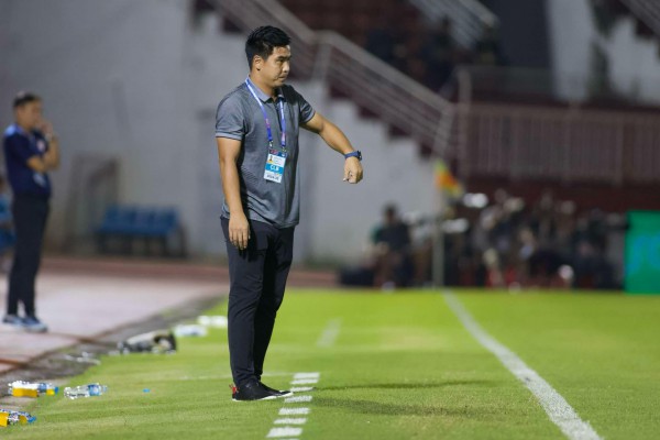 HLV Việt Thắng dẫn dắt Bình Phước có Minh Vương, Xuân Trường: Nếu thăng hạng sẽ đấu trí Ninh Bình? HLV Việt Thắng dẫn dắt Bình Phước có Minh Vương, Xuân Trường: Nếu thăng hạng sẽ đấu trí Ninh Bình?