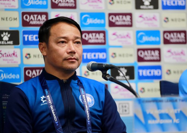 HLV Vũ Hồng Việt và trung vệ Nam Định 'nói cứng': 'Gamba Osaka cực mạnh, nhưng sẽ có bất ngờ' HLV Vũ Hồng Việt và trung vệ Nam Định 'nói cứng': 'Gamba Osaka cực mạnh, nhưng sẽ có bất ngờ'
