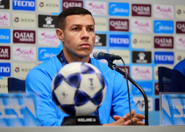 HLV Vũ Hồng Việt và trung vệ Nam Định 'nói cứng': 'Gamba Osaka cực mạnh, nhưng sẽ có bất ngờ' HLV Vũ Hồng Việt và trung vệ Nam Định 'nói cứng': 'Gamba Osaka cực mạnh, nhưng sẽ có bất ngờ'