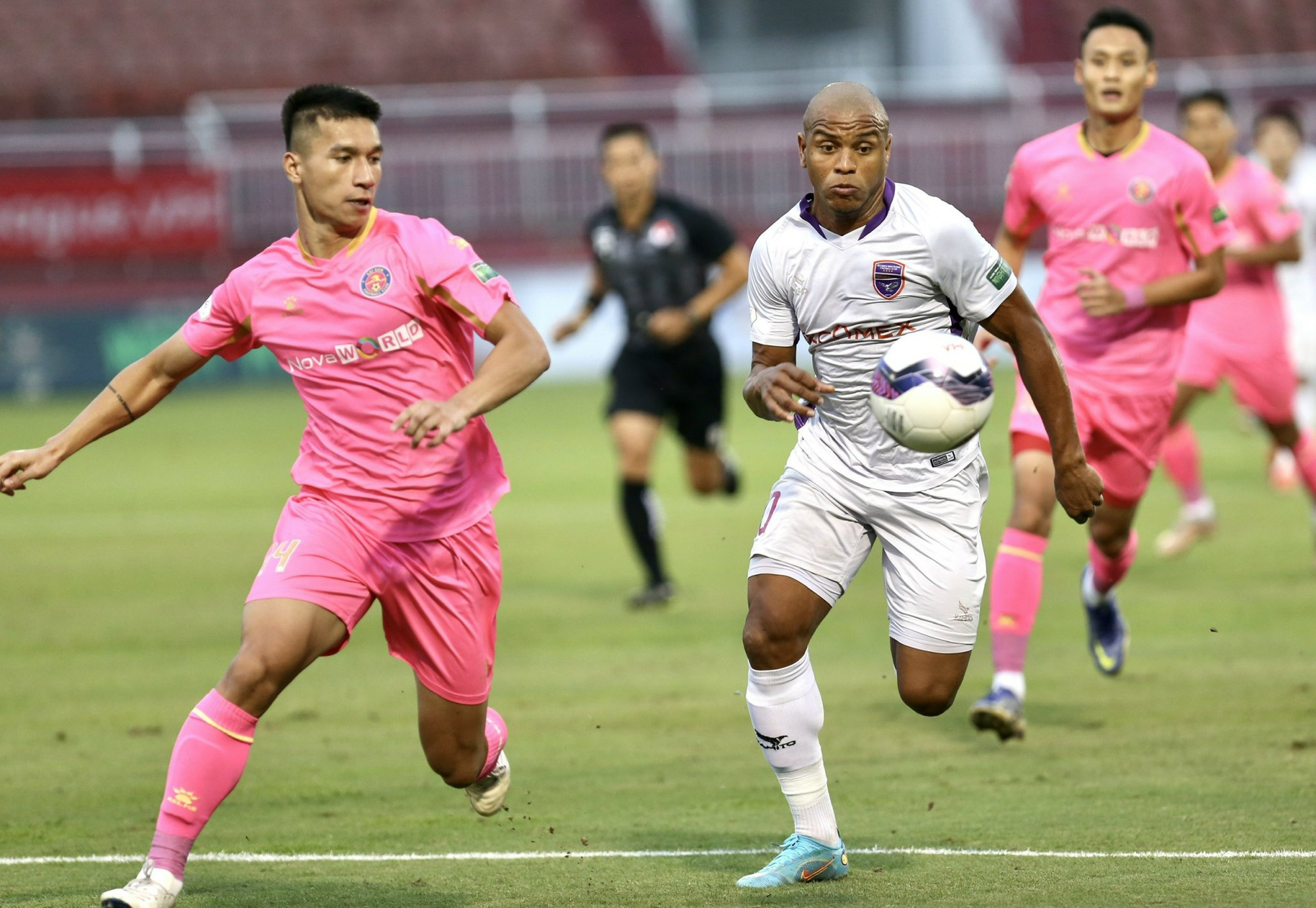 Hạ màn V.League 1-2022: Topenland Bình Định nhận HCĐ, Sài Gòn FC xuống hạng