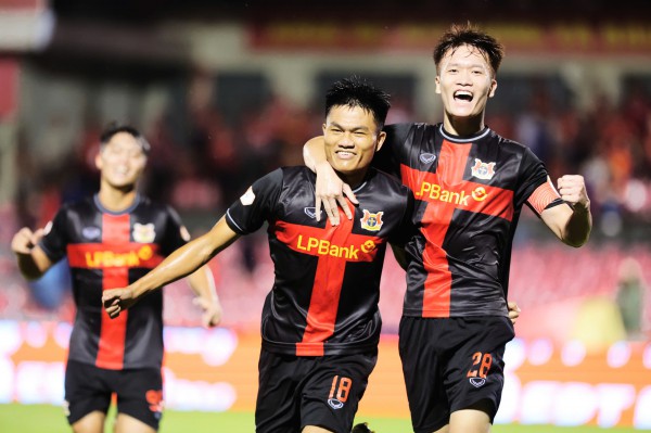 Hai thẻ đỏ, hai bàn thắng: Trận quá căng, Thể Công Viettel quật khởi tuyệt vời bắt Ninh Bình chia điểm Hai thẻ đỏ, hai bàn thắng: Trận quá căng, Thể Công Viettel quật khởi tuyệt vời bắt Ninh Bình chia điểm