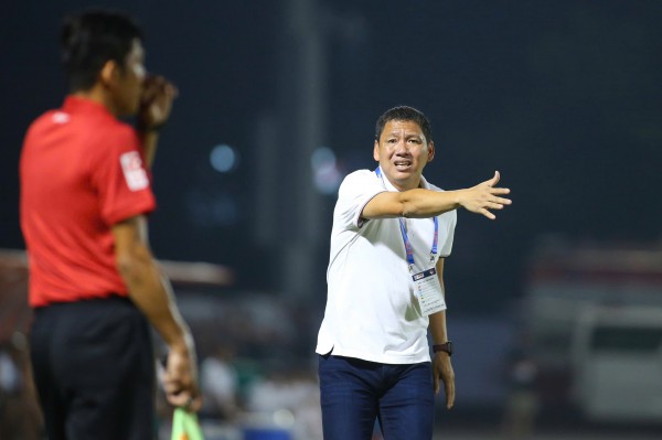 Hai tiền đạo CLB Becamex TP.HCM về Nigeria, chưa quay lại Việt Nam Hai tiền đạo CLB Becamex TP.HCM về Nigeria, chưa quay lại Việt Nam