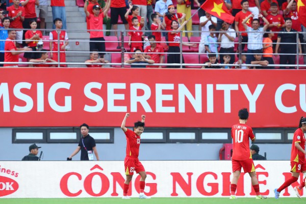 Hàng công ghi bàn đẳng cấp thắng Thái Lan, đội tuyển nữ Việt Nam giành HCĐ: VFF thưởng 600 triệu đồng Hàng công ghi bàn đẳng cấp thắng Thái Lan, đội tuyển nữ Việt Nam giành HCĐ: VFF thưởng 600 triệu đồng