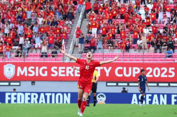 Hàng công ghi bàn đẳng cấp thắng Thái Lan, đội tuyển nữ Việt Nam giành HCĐ: VFF thưởng 600 triệu đồng Hàng công ghi bàn đẳng cấp thắng Thái Lan, đội tuyển nữ Việt Nam giành HCĐ: VFF thưởng 600 triệu đồng