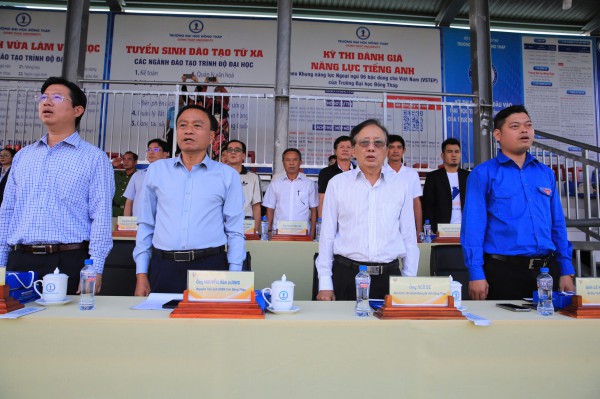 Hàng ngàn người ‘tiếp lửa’ lễ khai mạc vòng loại Tây Nam bộ TNSV THACO cup 2026 Hàng ngàn người ‘tiếp lửa’ lễ khai mạc vòng loại Tây Nam bộ TNSV THACO cup 2026