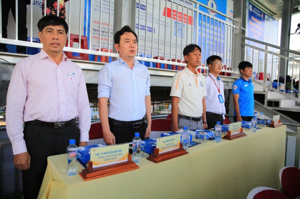 Hàng ngàn người ‘tiếp lửa’ lễ khai mạc vòng loại Tây Nam bộ TNSV THACO cup 2026 Hàng ngàn người ‘tiếp lửa’ lễ khai mạc vòng loại Tây Nam bộ TNSV THACO cup 2026