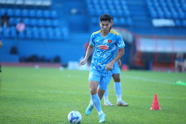 Hàng thủ đội tuyển Việt Nam lung lay: Còn nhân tố U.23, thầy Kim đừng lãng quên Hàng thủ đội tuyển Việt Nam lung lay: Còn nhân tố U.23, thầy Kim đừng lãng quên