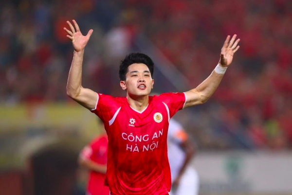Hàng tiền đạo đội tuyển Việt Nam ‘chật chội’, vẫn trở thành niềm ao ước của Đông Nam Á Hàng tiền đạo đội tuyển Việt Nam ‘chật chội’, vẫn trở thành niềm ao ước của Đông Nam Á