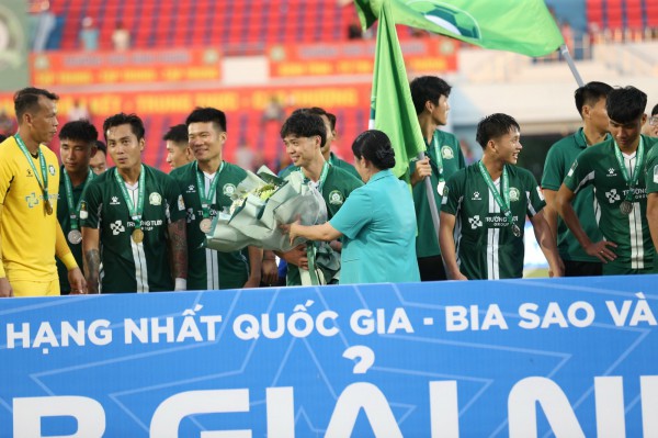 Hành động tuyệt vời của Công Phượng, những lời phát biểu từ trái tim trước cơ hội lịch sử Hành động tuyệt vời của Công Phượng, những lời phát biểu từ trái tim trước cơ hội lịch sử