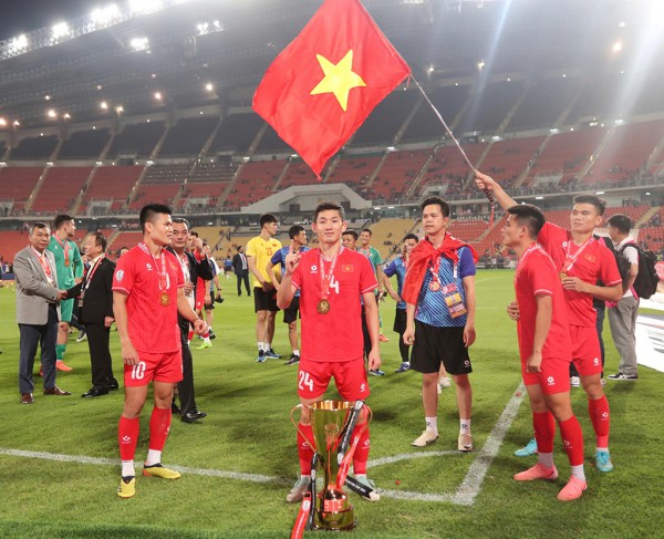 Hành trình vạn gian nan của HLV Kim Sang-sik Hành trình vạn gian nan của HLV Kim Sang-sik