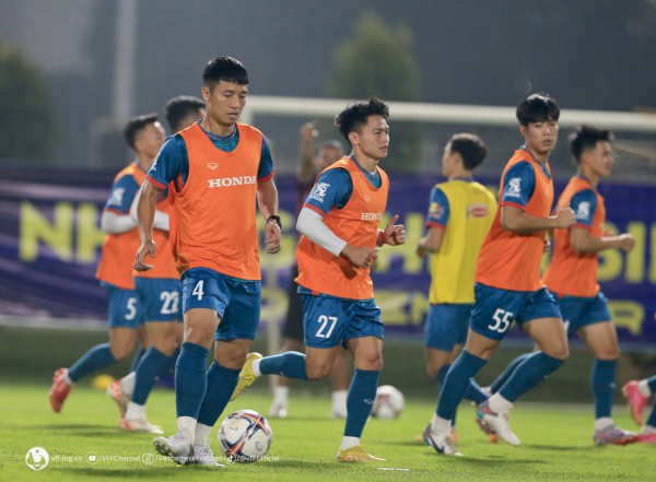 Hậu vệ Bùi Hoàng Việt Anh: “Mục tiêu của ĐT Việt Nam là giành 3 điểm trên sân Philippines”