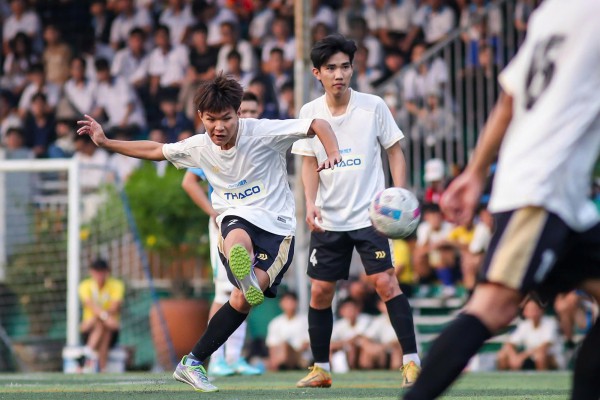 Hậu vệ có khả năng sút phạt thần sầu Hậu vệ có khả năng sút phạt thần sầu