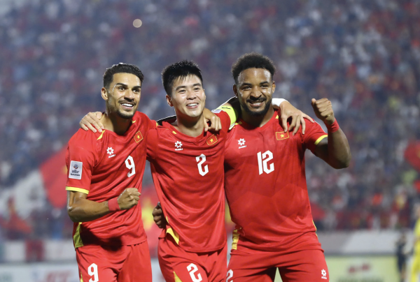 Hậu vệ trẻ ở đội tuyển Việt Nam: Kiên trì để lọt vào 'mắt xanh' thầy Kim