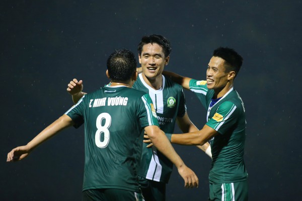 Hết cảnh 'dành cả thanh xuân để trụ hạng', Minh Vương tự tin lên V-League cùng Công Phượng Hết cảnh 'dành cả thanh xuân để trụ hạng', Minh Vương tự tin lên V-League cùng Công Phượng