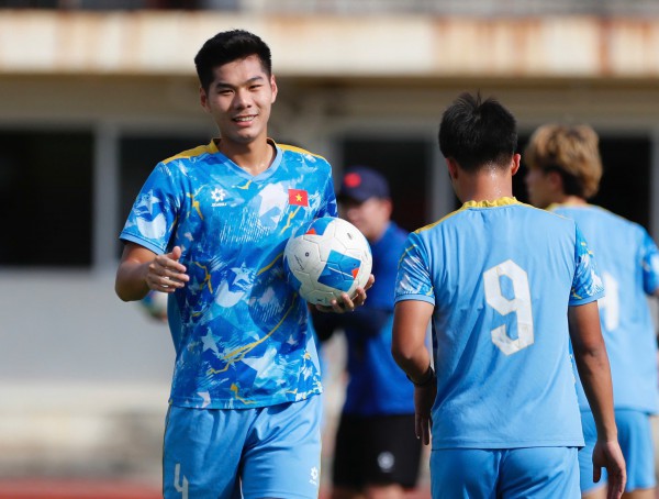 Hiểu Minh nói rất hay về mục tiêu khi U.23 Việt Nam đối đầu Jordan, thầy Kim dặn kỹ là… Hiểu Minh nói rất hay về mục tiêu khi U.23 Việt Nam đối đầu Jordan, thầy Kim dặn kỹ là…