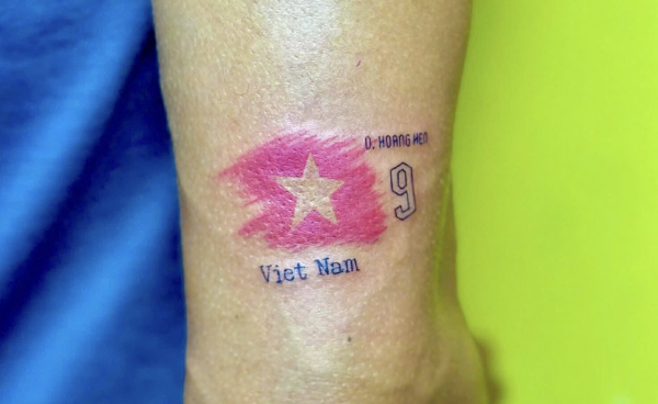 Hoàng Hên có hành động đặc biệt, khẳng định tình yêu vĩnh cửu với Việt Nam Hoàng Hên có hành động đặc biệt, khẳng định tình yêu vĩnh cửu với Việt Nam