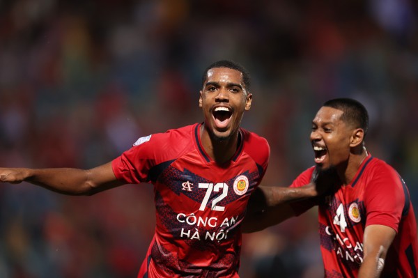 Hoàng Đức khó có đối thủ ở hạng nhất, cầu thủ xuất sắc nhất V-League gọi tên ngoại binh chăng? Hoàng Đức khó có đối thủ ở hạng nhất, cầu thủ xuất sắc nhất V-League gọi tên ngoại binh chăng?