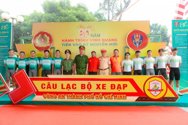 Hồi sinh đội xe đạp Công an TP.HCM, vẽ lại bản đồ xe đạp Việt Nam