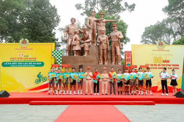 Hồi sinh đội xe đạp Công an TP.HCM, vẽ lại bản đồ xe đạp Việt Nam