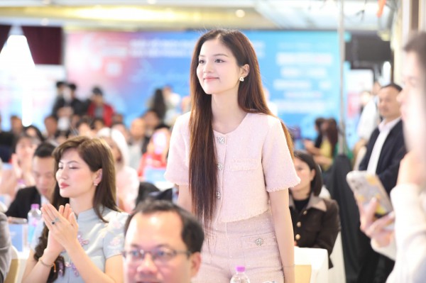 Hơn 12.000 VĐV giải vô địch quốc gia marathon: 'Đón ánh bình minh' tại Khánh Hòa