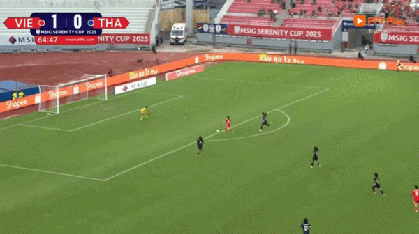 Huỳnh Như rưng rưng khi giải cơn khát bàn thắng đằng đẵng suốt 2 năm: ‘Mọi người đã ôm tôi…’ Huỳnh Như rưng rưng khi giải cơn khát bàn thắng đằng đẵng suốt 2 năm: ‘Mọi người đã ôm tôi…’