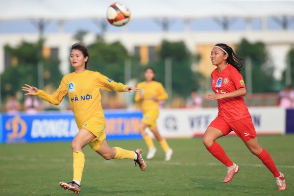 Huỳnh Như tỏa sáng rực rỡ, đội TP.HCM I á quân lượt đi: Hà Nội vô địch Huỳnh Như tỏa sáng rực rỡ, đội TP.HCM I á quân lượt đi: Hà Nội vô địch