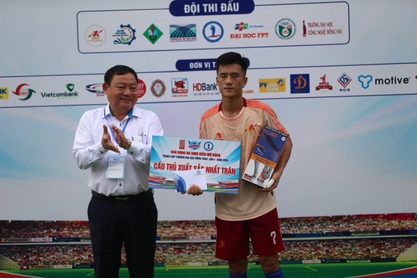 Huỳnh Quốc Cường, Phan Thanh Bình truyền cảm hứng cho giải sinh viên Trường ĐH Đồng Tháp Huỳnh Quốc Cường, Phan Thanh Bình truyền cảm hứng cho giải sinh viên Trường ĐH Đồng Tháp