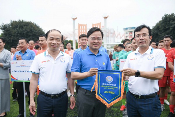 Khởi tranh giải bóng đá công nhân, viên chức Việt Nam khu vực phía bắc Khởi tranh giải bóng đá công nhân, viên chức Việt Nam khu vực phía bắc