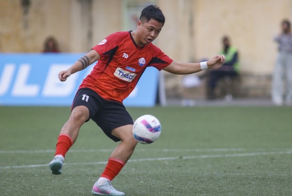 Kỷ lục 322 bàn thắng, 8 đội không lọt lưới, vào sân 2 giây đã ghi bàn Kỷ lục 322 bàn thắng, 8 đội không lọt lưới, vào sân 2 giây đã ghi bàn