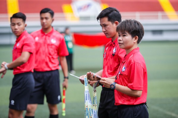 Kỷ lục 322 bàn thắng, 8 đội không lọt lưới, vào sân 2 giây đã ghi bàn Kỷ lục 322 bàn thắng, 8 đội không lọt lưới, vào sân 2 giây đã ghi bàn