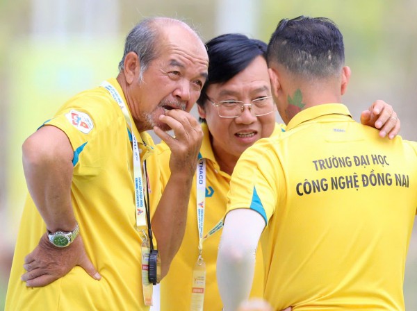 Lá thư của 'thầy giáo làng' cùng bí mật đằng sau đội bóng fair-play nhất giải Lá thư của 'thầy giáo làng' cùng bí mật đằng sau đội bóng fair-play nhất giải