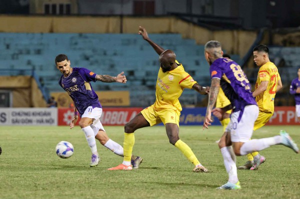 Làn gió trong lành mang tên Harry Kewell, CLB Hà Nội đang hồi sinh…