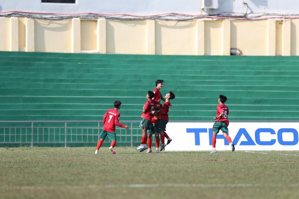 Lập công đầu cho ĐH Duy Tân, số 14 cảm ơn ban huấn luyện và người yêu Lập công đầu cho ĐH Duy Tân, số 14 cảm ơn ban huấn luyện và người yêu