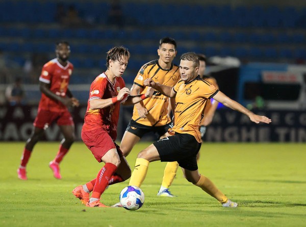 Lê Vitkor cùng Hà Tĩnh thắng Thanh Hóa, chen chân vào tốp 4: Trợ lý cũ thầy Kim lại ‘khóc’ Lê Vitkor cùng Hà Tĩnh thắng Thanh Hóa, chen chân vào tốp 4: Trợ lý cũ thầy Kim lại ‘khóc’