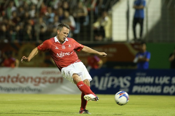 Lịch thi đấu Huyền thoại M.U tại Hàng Đẫy hôm nay: Micheal Owen chạm trán ca sĩ Tuấn Hưng, Key Trần…