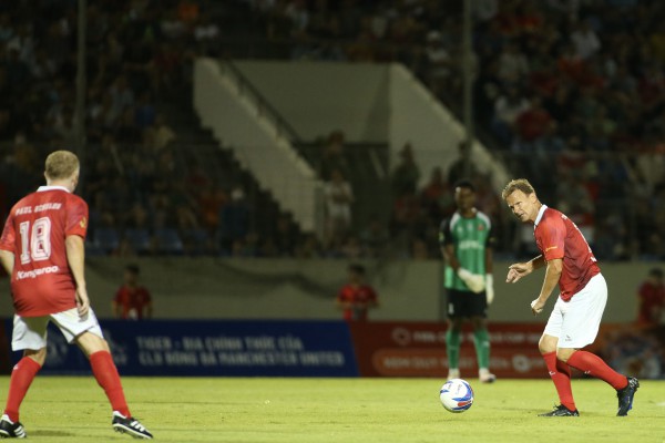 Lịch thi đấu Huyền thoại M.U tại Hàng Đẫy hôm nay: Micheal Owen chạm trán ca sĩ Tuấn Hưng, Key Trần…