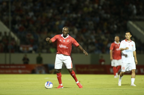 Lịch thi đấu Huyền thoại M.U tại Hàng Đẫy hôm nay: Micheal Owen chạm trán ca sĩ Tuấn Hưng, Key Trần…