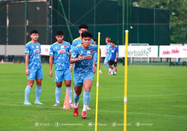 Lịch thi đấu U.23 Việt Nam mới nhất: Chạm trán Qatar giờ cực muộn, không đài nào phát sóng