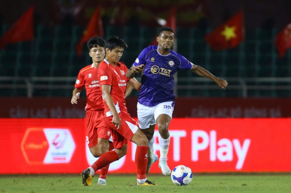 Lịch thi đấu V-League mới nhất: Không thể tin nổi Hà Nội và HAGL cùng tình cảnh đua trụ hạng