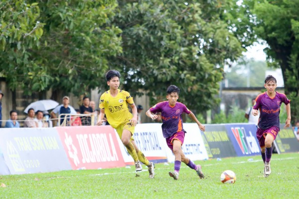 Lộ diện những đối thủ đầu tiên vào tứ kết U.17 quốc gia, ứng viên vô địch toàn thắng Lộ diện những đối thủ đầu tiên vào tứ kết U.17 quốc gia, ứng viên vô địch toàn thắng