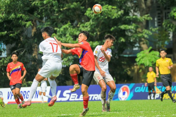 Lộ diện những đối thủ đầu tiên vào tứ kết U.17 quốc gia, ứng viên vô địch toàn thắng Lộ diện những đối thủ đầu tiên vào tứ kết U.17 quốc gia, ứng viên vô địch toàn thắng