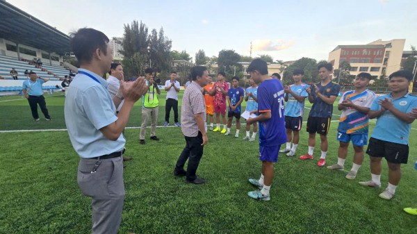 Lời dặn dò và khoản 'thưởng nóng' đặc biệt của Hiệu trưởng Trường ĐH Nha Trang