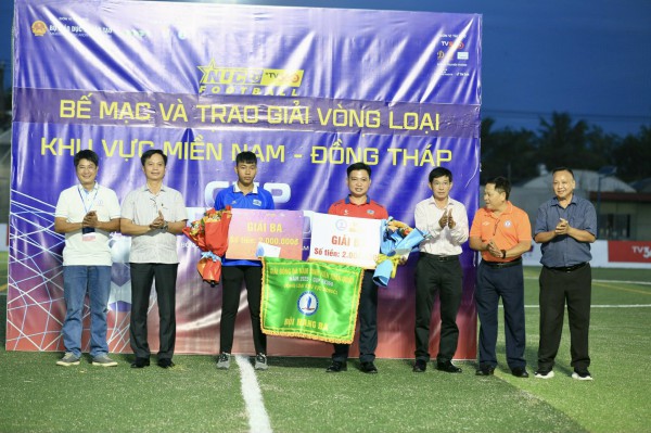 'Lột xác' ngoạn mục, đội Trường ĐH Đồng Tháp và ĐH Cần Thơ vào vòng chung kết 'Lột xác' ngoạn mục, đội Trường ĐH Đồng Tháp và ĐH Cần Thơ vào vòng chung kết