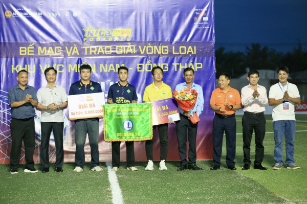 'Lột xác' ngoạn mục, đội Trường ĐH Đồng Tháp và ĐH Cần Thơ vào vòng chung kết 'Lột xác' ngoạn mục, đội Trường ĐH Đồng Tháp và ĐH Cần Thơ vào vòng chung kết