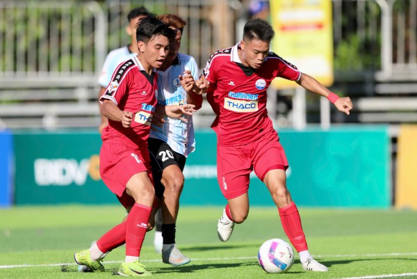 Lượt trận đầu VCK: Chủ nhà Nha Trang kiên cường, nhóm ứng viên phô diễn sức mạnh