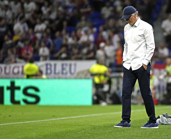 Lyon sa thải HLV Laurent Blanc