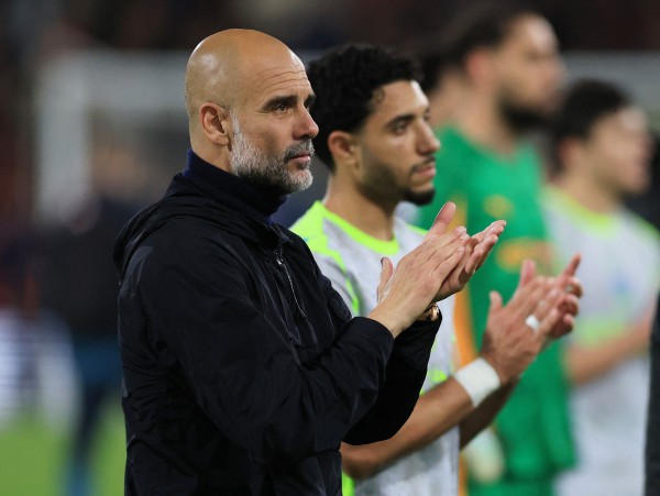 Man City tự ‘bắn vào chân’, Arsenal được dâng sớm chức vô địch Ngoại hạng Anh Man City tự ‘bắn vào chân’, Arsenal được dâng sớm chức vô địch Ngoại hạng Anh